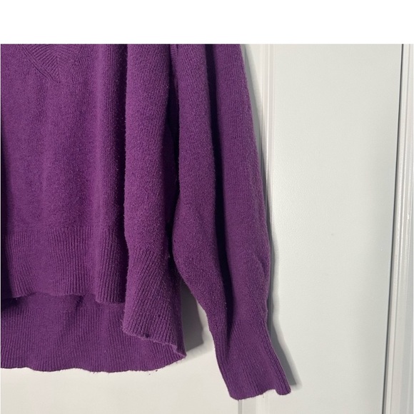 Cabi 4098 V-Neck sweater - Picture 5 of 10